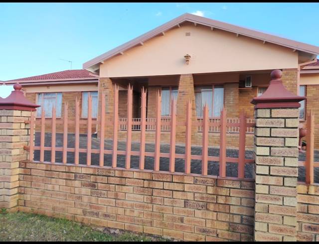 3 BEDROOM HOUSE FOR SALE IN RICHVIEW